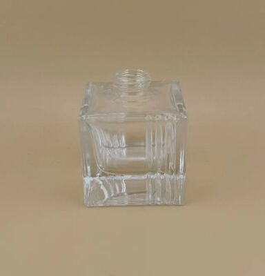 Vierkante dikke zool gladde heldere glazen fles voor auto-parfum