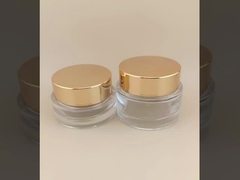 Transparante glazen crème pot met gouden schroefdeksel voor dameslotion