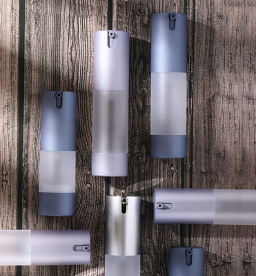 Silindervormige 10 ml 15 ml 20 ml 30 ml PP-plastiek pompfles zonder lucht met snaplotionpomp