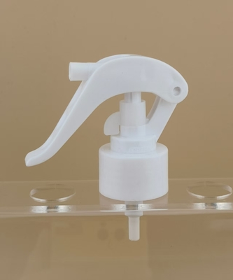 Kleine witte kunststofpremer K601-1 voor kappers