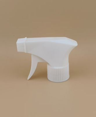 Witte eenvoudige triggersprayer K101-4 voor cosmetische flessen