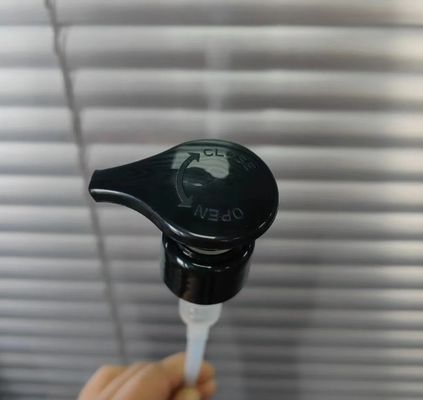 Lotion Dispenser Pump Mat Custom Color Smooth Plastic Links en Rechts slot Emulsie Pomp