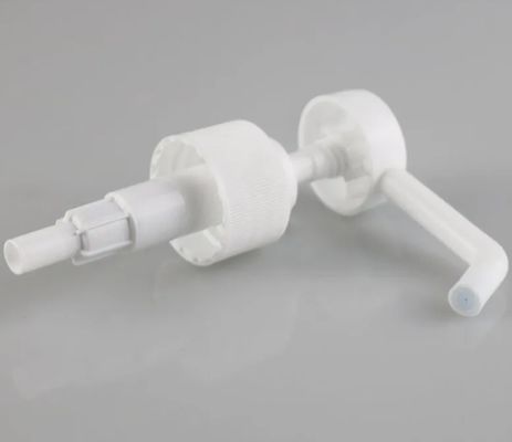 Behoorlijke afbreekbare huishoudelijke chemicaliën sanitizer K206-9 PP plastic fles met lange spuitstuk dispenser pomp