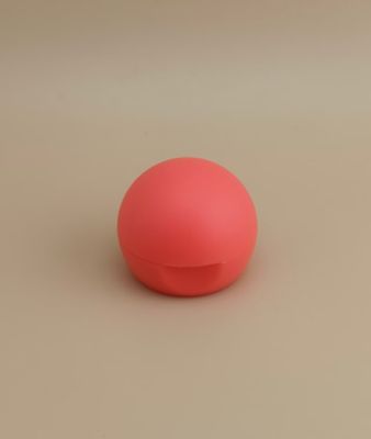 Lichte rode gladde matte bolle deksel voor cosmetische flessen