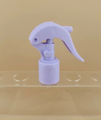 Lichte paarse kunststof mini trigger sprayer K604-1 voor flessen en kapper