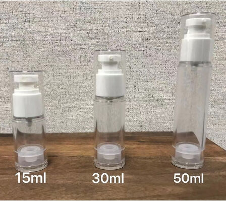 Nieuw ontwerp Bruine draagbare plastic luchtloze fles en reisgemak met witte hoes