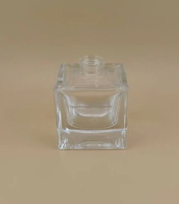 Vierkante dikke zool gladde heldere glazen fles voor auto-parfum