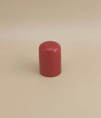 Mooi ontworpen rode plastic dop voor huidverzorgingsflessen