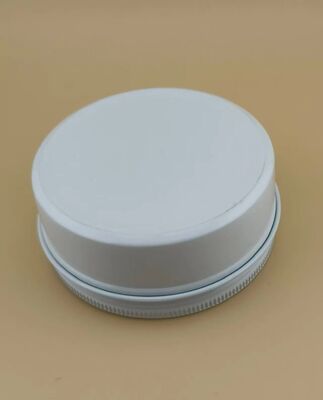 Witte zilveren aluminium koffer met schroefkap voor cosmetica