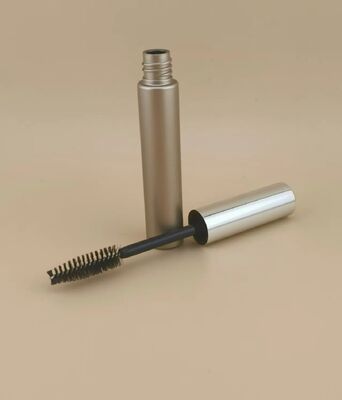Wimperborstel in flesje met gouden aluminium schroefdeksel voor dames