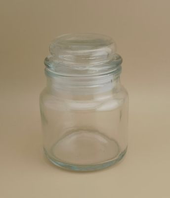 Delicaat ontworpen heldere kaarsbeker voor het festival