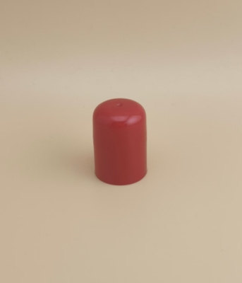 Mooi ontworpen rode plastic dop voor huidverzorgingsflessen